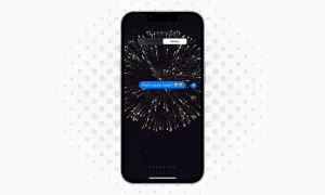 Jak włączyć dymek czatu Messenger na iPhone? Ekran z fajerwerkami i wiadomością "That's a great news!!!