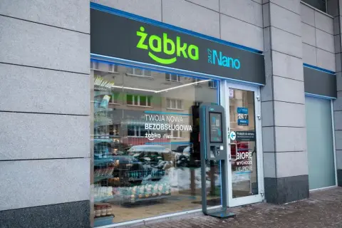 Do kogo należy sieć sklepów Żabka? Zaskakujące szczegóły o właścicielu
