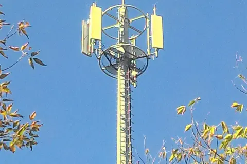 Sieć GSM co to? Odkryj kluczowe funkcje i znaczenie technologii