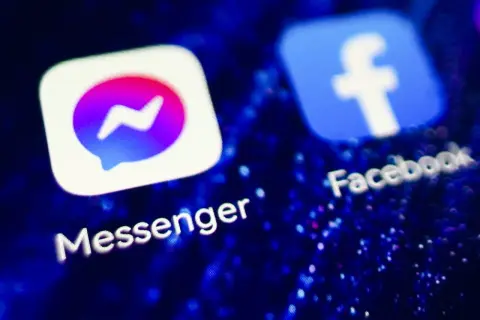 Ikony Messenger i Facebook na ekranie. Czy jak usunę Facebooka to Messenger zostanie?