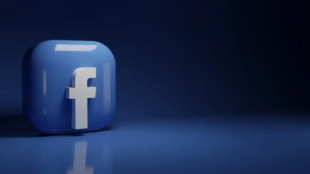 Błękitny przycisk z białym "f" symbolizuje Facebooka. Wirtualne kupowanie like'ów na FB to szybka droga do popularności.