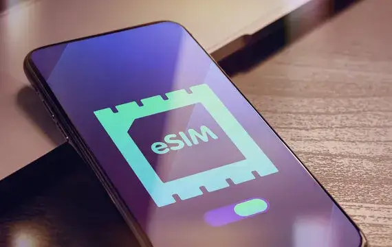 eSIM, czyli co to jest i jak aktywować w Orange, Play i Plus