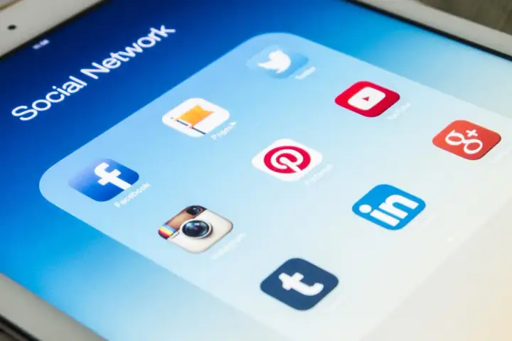 Ukryte posty na Facebooku - Jak je znaleźć i przywrócić na profil?